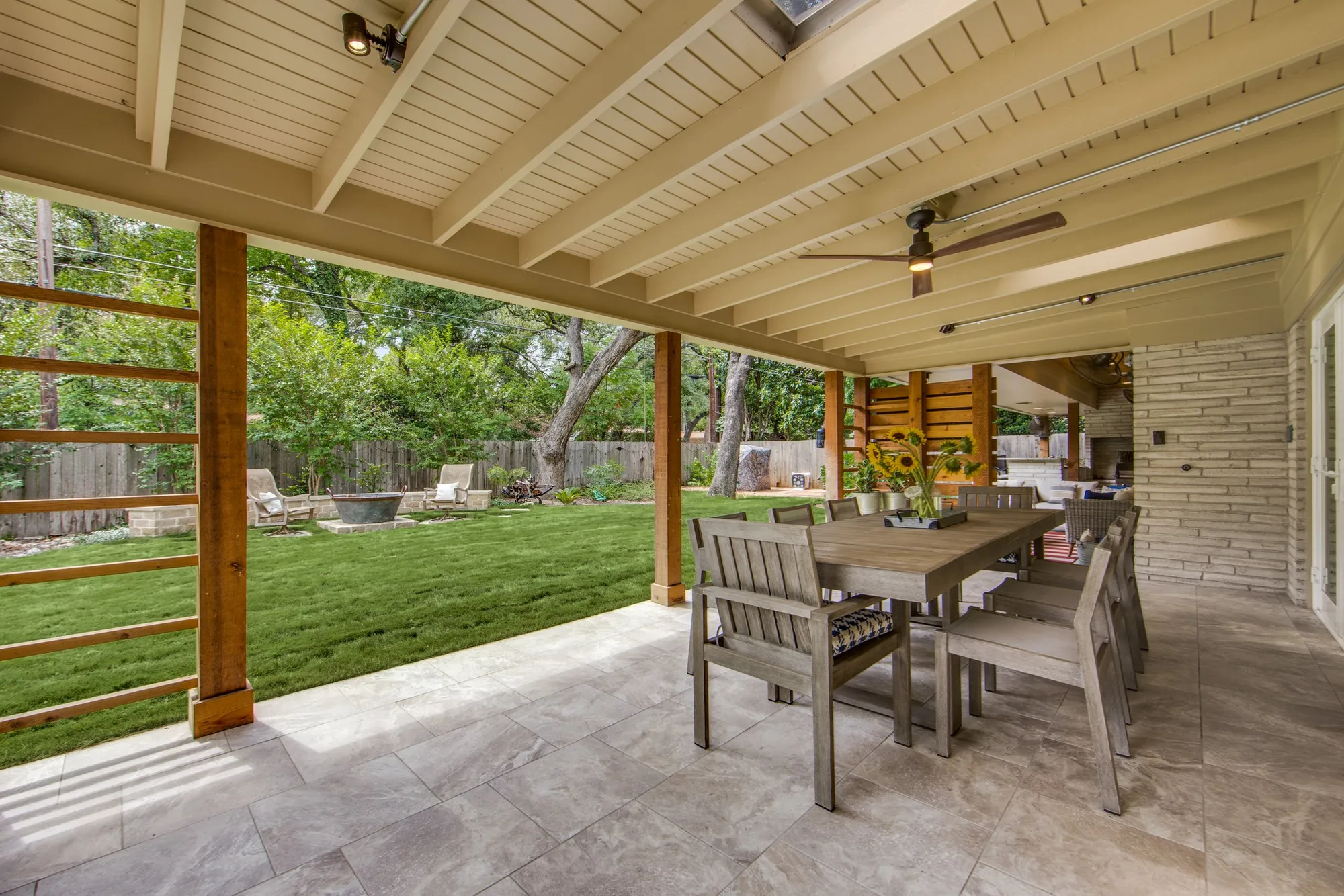 Designing a Seamless Indoor-Outdoor Living Experience