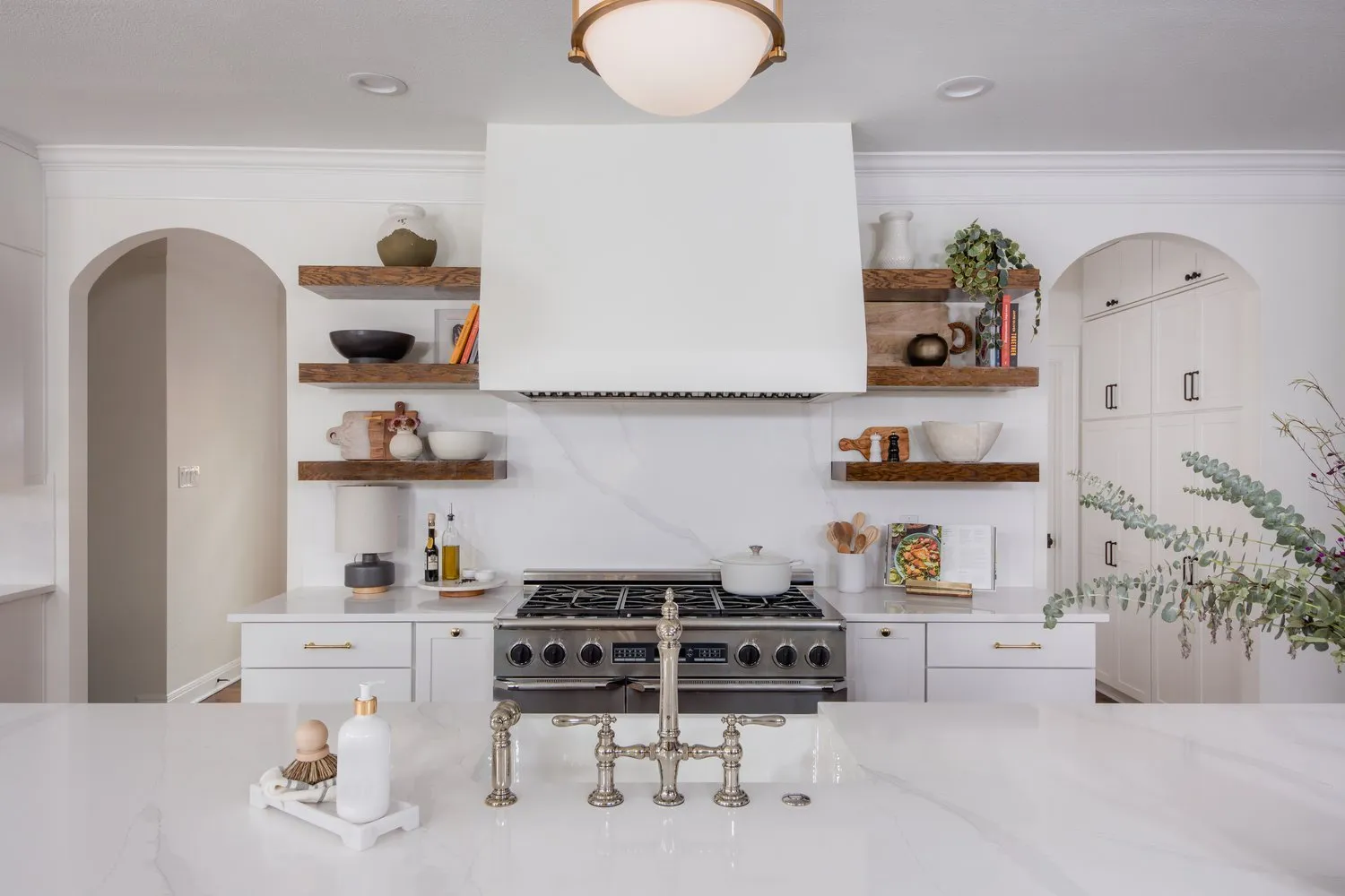Embrace the Elegance of Arches in Your Home